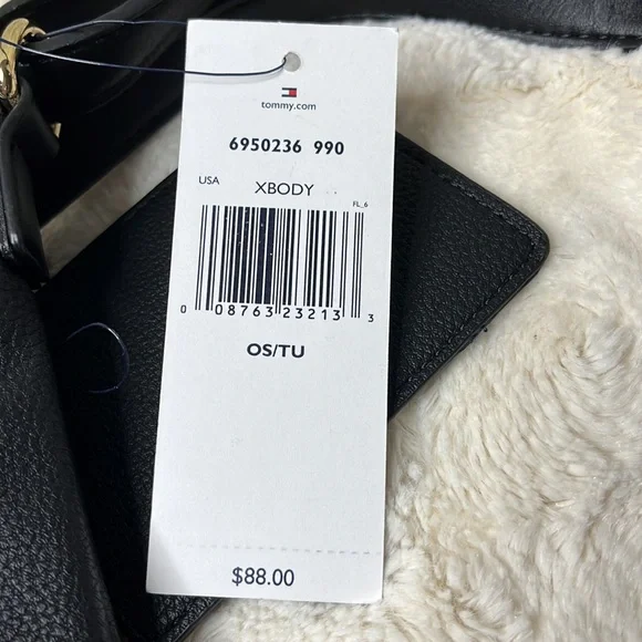 Tommy Hilfiger black crossbody with gold detail. Pouch card holder included - Picture 7 of 12